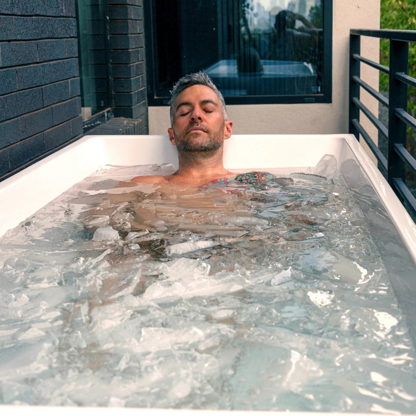 3 Person Traditional Sauna & Acrylic Plunge