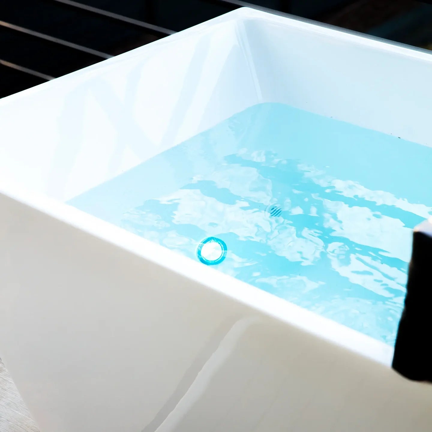 3 Person Traditional Sauna & Acrylic Plunge